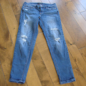 White House Black Market Girlfriend Denim Jeans 0